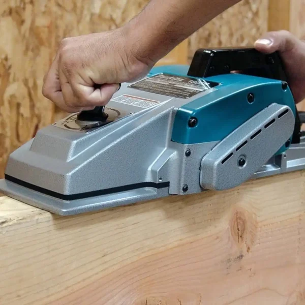 makita tesarska blanja 1806b